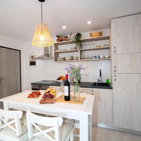 New Cozy Apartment - Center Of Old Town Omis Exterior photo